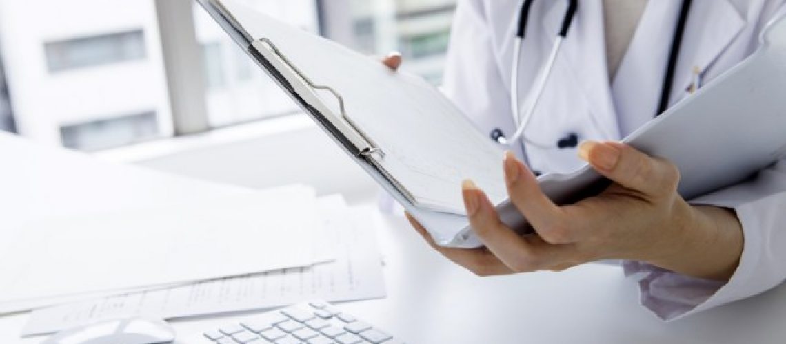 CHU_Amiens-Picardie_DOSSIER-MEDICAL_Fotolia