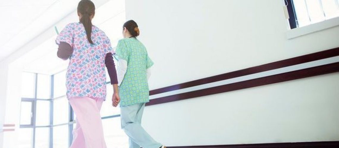 Infirmieres-medecins-et-aides-soignantes-A-l-hopital-les-femmes-sont-toujours-moins-payees-que-les-hommes